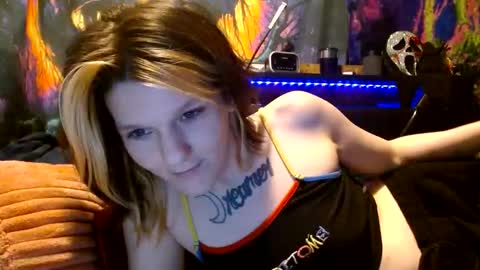 Snapshot of pixiedustslove chatting on 09-12-25, 02:00 Pixie dust online show from 09-12-25, 02:00