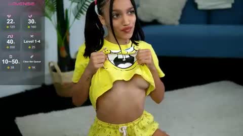 Snapshot of pixiemagic chatting on 08-06-26, 10:17 Pixie online show from 08-06-26, 10:17