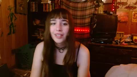 Snapshot of pixinun chatting on 01-17-25, 05:21 Izzy online show from 01-17-25, 05:21