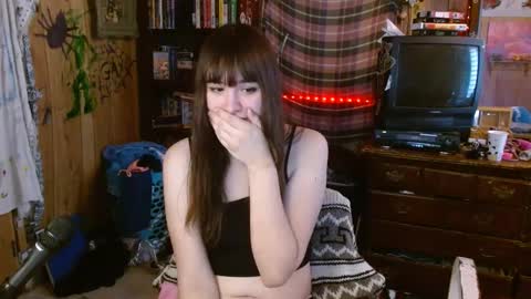 Snapshot of pixinun chatting on 02-18-25, 06:37 Izzy online show from 02-18-25, 06:37