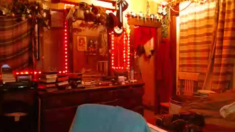 Snapshot of pixinun chatting on 02-18-26, 03:57 Izzy online show from 02-18-26, 03:57