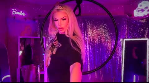 Dumb bimbo fuck doll online show from 01-31-25, 08:01