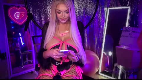 Dumb bimbo fuck doll online show from 02-08-25, 08:20