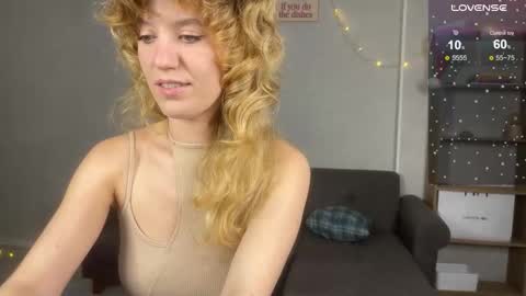 Snapshot of play_me_softly chatting on 12-19-25, 02:57 play_me_softly online show from 12-19-25, 02:57