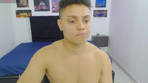 Snapshot of playboy_sex6 chatting on 12-01-24, 04:40 PETER online show from 12-01-24, 04:40