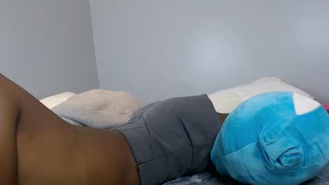 Snapshot of playboypetit chatting on 11-14-25, 08:29 playboypetit online show from 11-14-25, 08:29