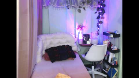 Snapshot of playful_sie chatting on 02-04-25, 04:48 sie online show from 02-04-25, 04:48