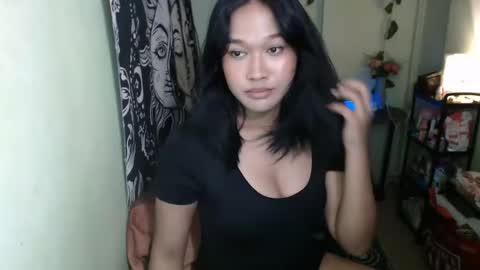 Snapshot of playful_sie chatting on 12-21-25, 11:23 sie online show from 12-21-25, 11:23