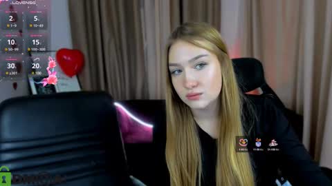 Sophie online show from 02-20-25, 03:45