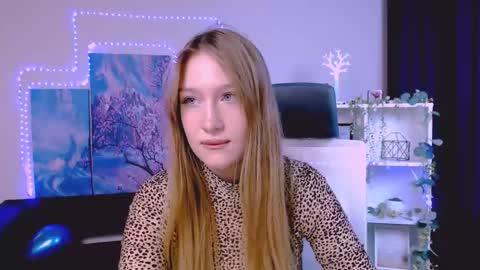 Sophie online show from 02-21-25, 12:38