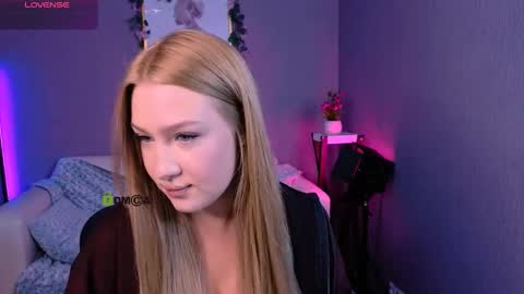 Sophie online show from 10-17-25, 07:27