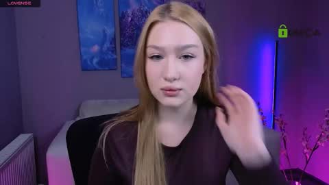 Sophie online show from 11-16-25, 08:25