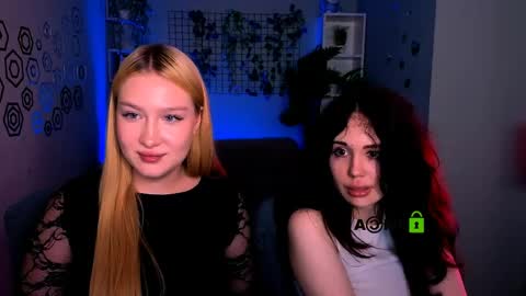 Sophie online show from 06-08-26, 01:28