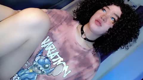 Snapshot of playfulcock69_kate chatting on 06-25-26, 12:32 kate online show from 06-25-26, 12:32