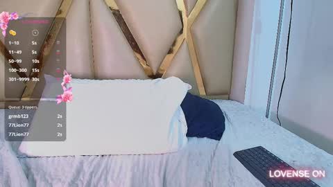 Snapshot of playfulcurvymommy chatting on 03-06-25, 10:36 Scarlett online show from 03-06-25, 10:36