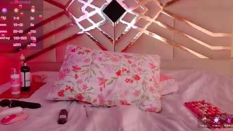 Snapshot of playfulcurvymommy chatting on 09-18-25, 09:28 Scarlett online show from 09-18-25, 09:28