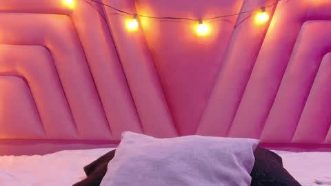 Snapshot of playfulcurvymommy chatting on 10-05-25, 07:45 Scarlett online show from 10-05-25, 07:45