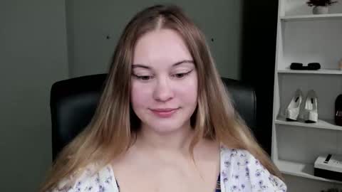 Snapshot of playgirl_valeria chatting on 03-12-26, 09:54 Valeria online show from 03-12-26, 09:54