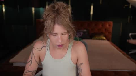 Lana online show from 09-17-25, 07:10