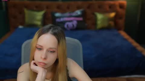 Lana online show from 11-24-25, 11:10