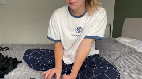 Snapshot of playmestation1 chatting on 10-17-25, 11:46 call me Sara my ONLYFANS online show from 10-17-25, 11:46