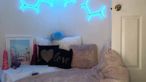 Horny Housewife V  Husband online show from 03-07-25, 04:24