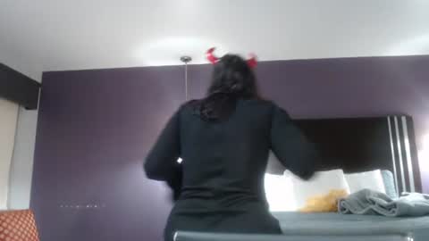 pleasantdinosaurus7537 online show from 12-17-25, 07:03