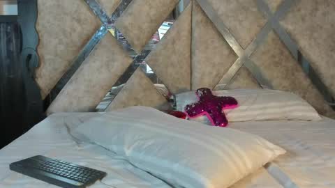 Aurora online show from 03-27-26, 02:06