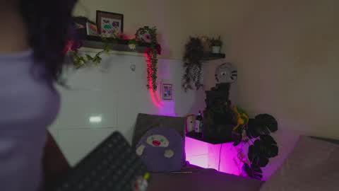 Snapshot of pleasure_room_x chatting on 05-01-26, 01:21 Jessi Alex online show from 05-01-26, 01:21