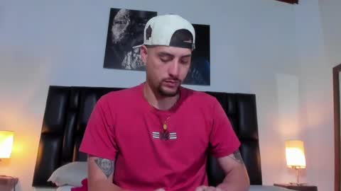 JUAN AND JULI online show from 12-26-24, 09:04