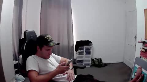 plkrisztian online show from 10-09-25, 02:59