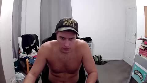 plkrisztian online show from 10-14-25, 03:02