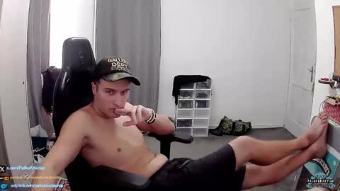 plkrisztian online show from 11-23-25, 07:13