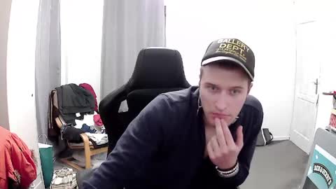 plkrisztian online show from 04-19-26, 10:23