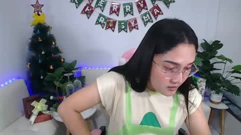 Ploysai online show from 12-19-24, 12:01