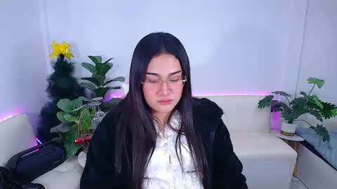 Ploysai online show from 11-29-25, 07:44