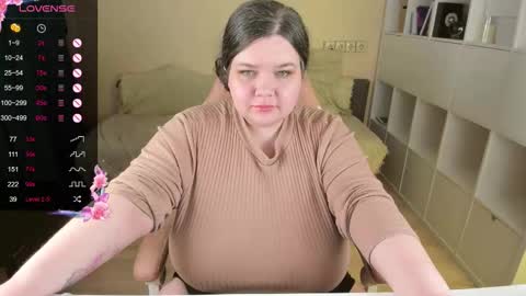 Snapshot of plum_pie__ chatting on 11-10-25, 12:31 Alice online show from 11-10-25, 12:31