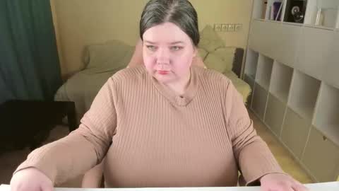 Snapshot of plum_pie__ chatting on 11-14-25, 04:38 Alice online show from 11-14-25, 04:38