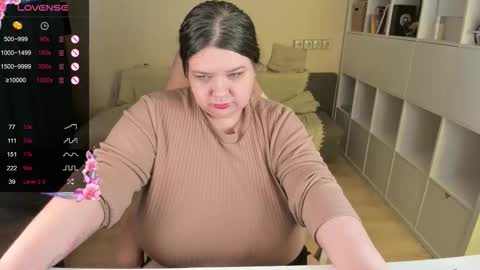 Snapshot of plum_pie__ chatting on 12-22-25, 08:44 Alice online show from 12-22-25, 08:44