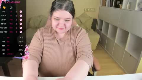 Snapshot of plum_pie__ chatting on 01-15-26, 04:39 Alice online show from 01-15-26, 04:39