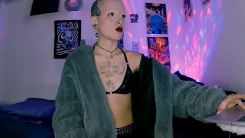    online show from 04-21-26, 02:51