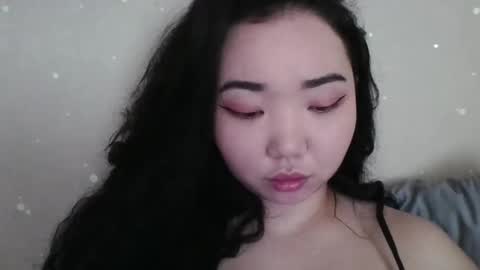 Snapshot of pocahontas654 chatting on 04-10-26, 04:17 Erica online show from 04-10-26, 04:17