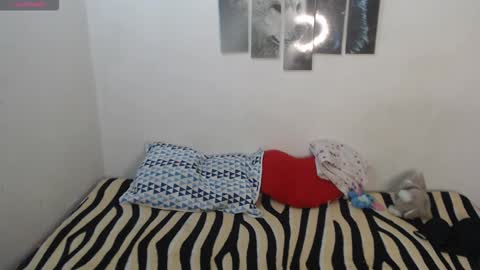 Snapshot of pocahontas_princess__ chatting on 01-17-26, 08:01 Pocahontas online show from 01-17-26, 08:01