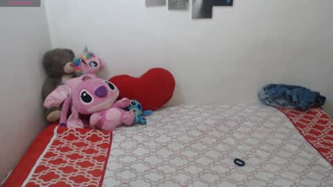 Snapshot of pocahontas_princess__ chatting on 04-22-26, 03:24 Pocahontas online show from 04-22-26, 03:24