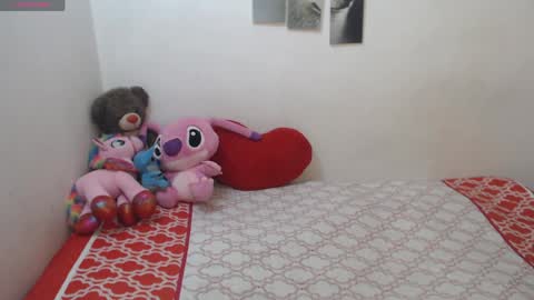 Snapshot of pocahontas_princess__ chatting on 05-05-26, 02:58 Pocahontas online show from 05-05-26, 02:58