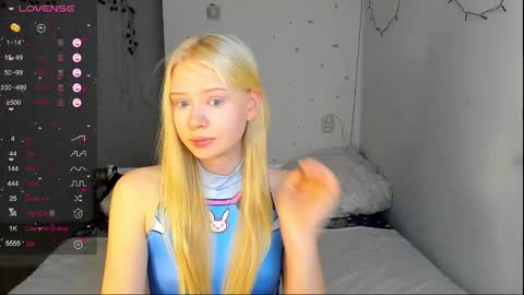 Snapshot of pocet_barbie chatting on 11-22-25, 06:45 Mary online show from 11-22-25, 06:45