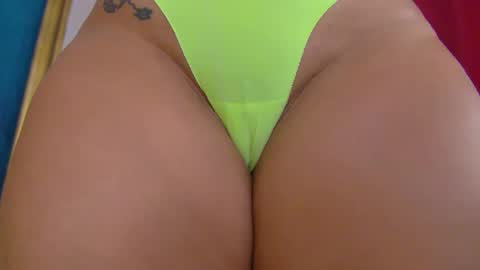 Snapshot of poison_milf_ chatting on 09-21-25, 04:36 poison_milf_ online show from 09-21-25, 04:36