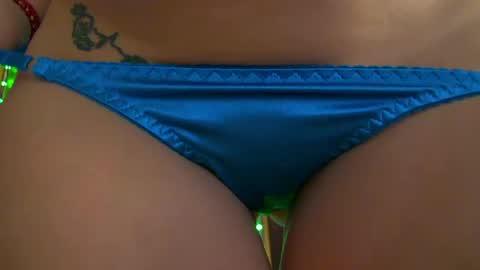 Snapshot of poison_milf_ chatting on 04-25-26, 03:53 poison_milf_ online show from 04-25-26, 03:53