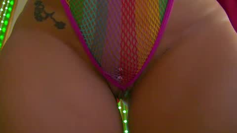 Snapshot of poison_milf_ chatting on 06-29-26, 03:57 poison_milf_ online show from 06-29-26, 03:57