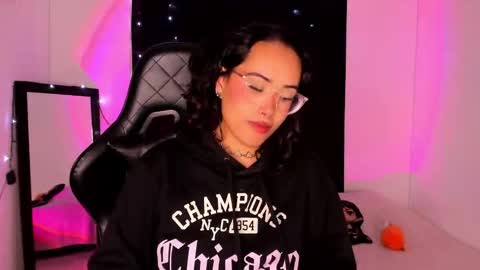 Snapshot of poison_willow chatting on 01-08-25, 09:01 Willow Hours 12pm to 630pm Colombian time FRIDAY AND SUNDAY FREE DAYS online show from 01-08-25, 09:01